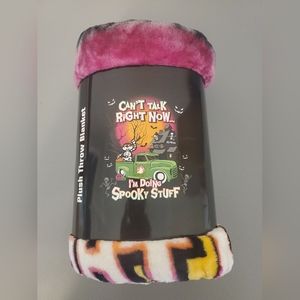 Buc-ee”s New Plush Throw Blanket 50”x 70” Multicolors Logo Can’t Talk Right Now